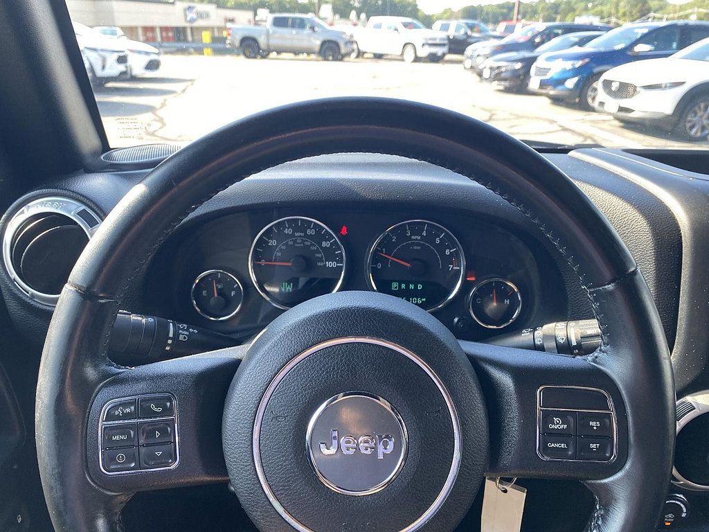 Used 2017 Jeep Wrangler Unlimited Sahara w/ Connectivity Group AWD/4WD image 22