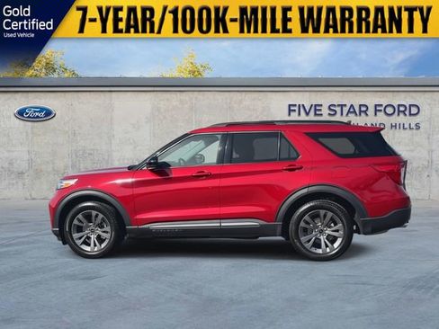 Used 2022 Ford Explorer XLT w/ Equipment Group 202A image 6