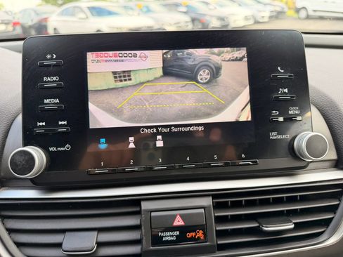 Used 2018 Honda Accord LX image 36