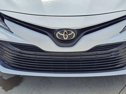 Used 2018 Toyota Camry LE FWD image 26