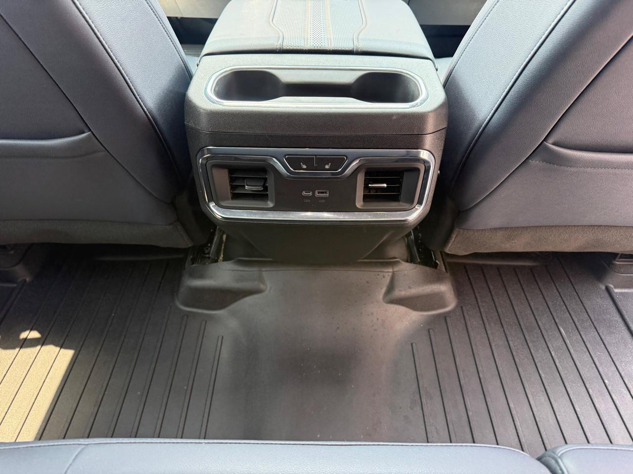 Used 2024 Chevrolet Silverado 2500 High Country w/ High Country Premium Package AWD/4WD image 18
