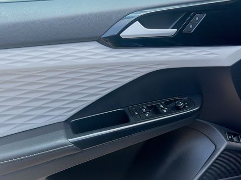 Certified 2024 Volkswagen Taos S FWD image 16