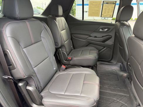 Used 2023 Chevrolet Traverse RS w/ LPO, Floor Liner Package AWD/4WD image 28