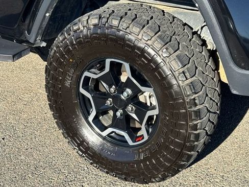 Used 2022 Jeep Gladiator Sport AWD/4WD image 3