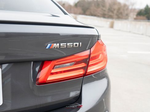 Used 2019 BMW M550i xDrive image 52