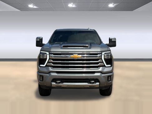 Used 2024 Chevrolet Silverado 2500 High Country w/ Technology Package AWD/4WD image 6
