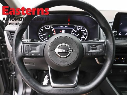 Used 2023 Nissan Rogue S AWD/4WD image 10