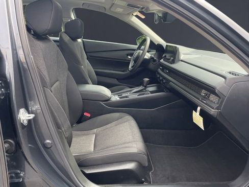 Certified 2025 Honda Accord SE image 15