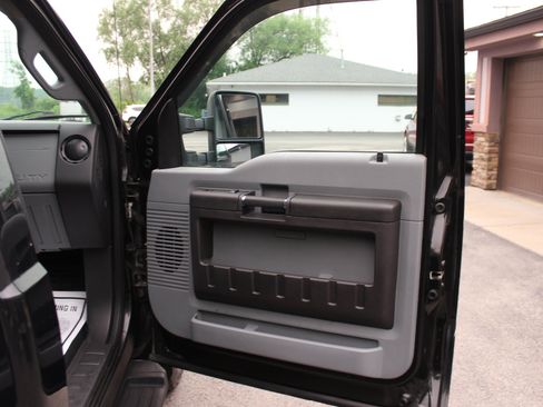 Used 2015 Ford F250 XL w/ Power Equipment Group AWD/4WD image 27