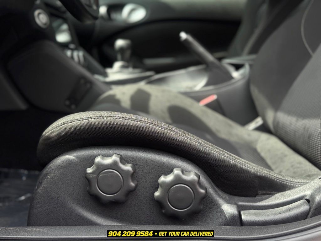 Used 2016 Nissan 370Z Coupe RWD image 17