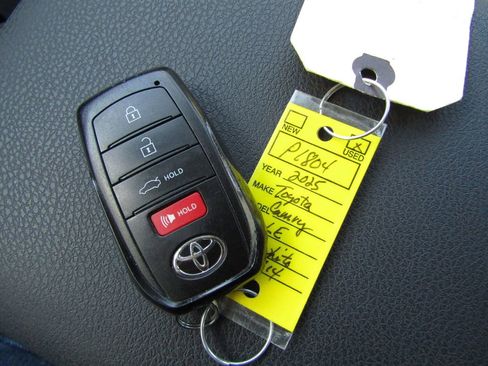 Used 2025 Toyota Camry LE image 11
