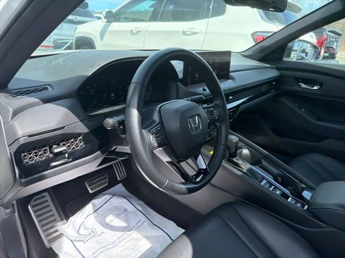 Used 2023 Honda Accord Sport image 17
