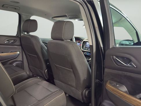 Used 2023 GMC Acadia SLE w/ Driver Convenience Package FWD image 18