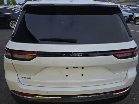 Used 2023 Jeep Grand Cherokee 4WD 4xe image 5