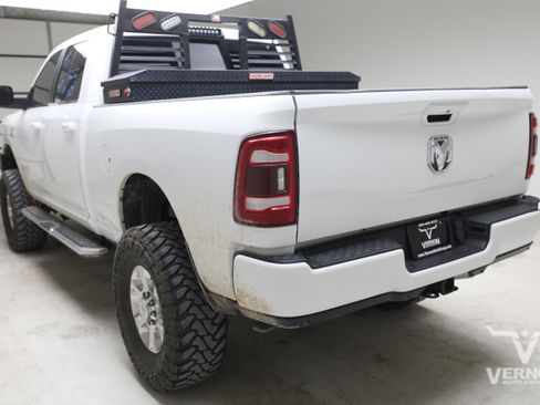 Used 2020 RAM 2500 Big Horn w/ Level 1 Equipment Group AWD/4WD image 2