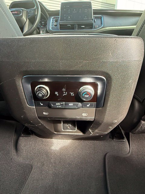 Used 2022 GMC Yukon AT4 w/ Technology Package AWD/4WD image 25
