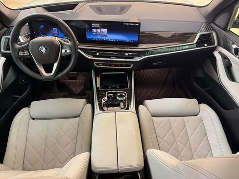 Used 2025 BMW X5 xDrive50e w/ Executive Package image 15