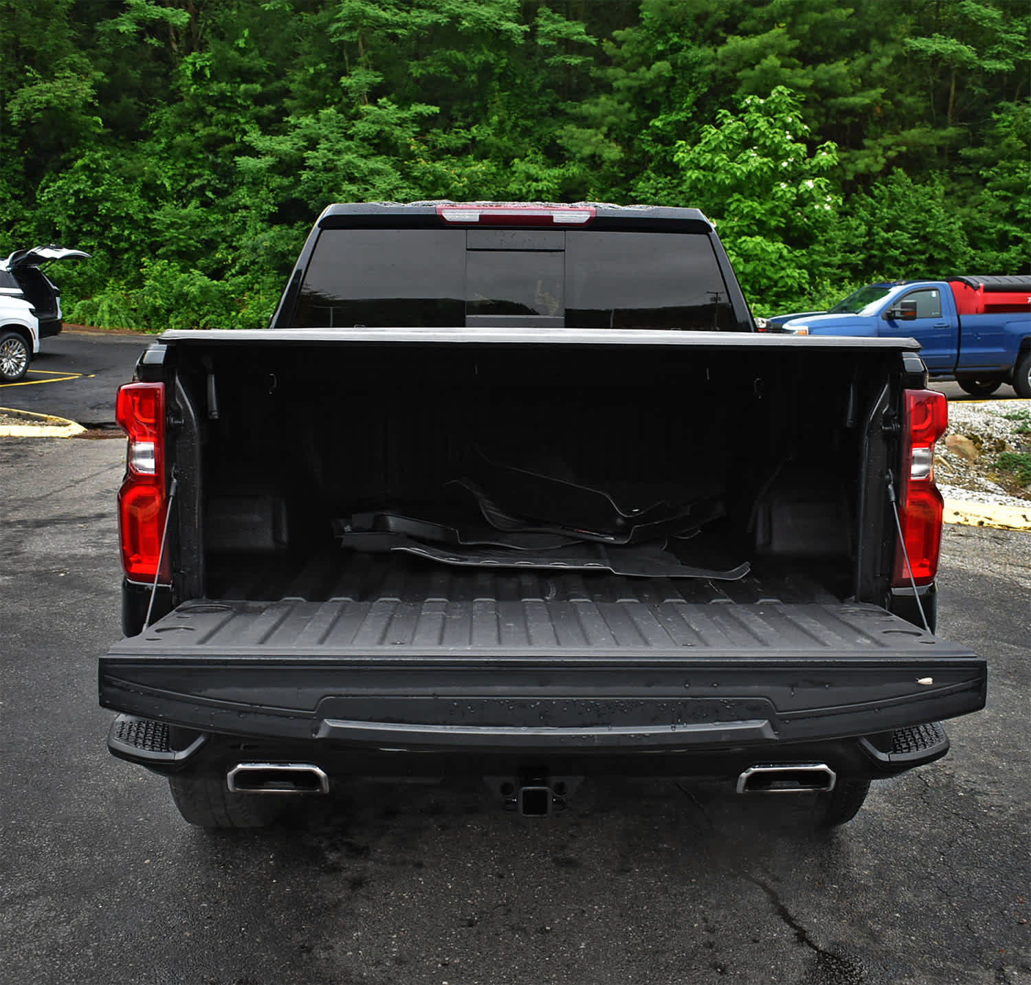 Used 2024 Chevrolet Silverado 1500 LT Trail Boss w/ LT Trail Boss Premium Package AWD/4WD image 7