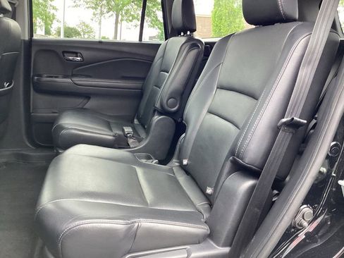 Used 2019 Honda Pilot Touring image 16