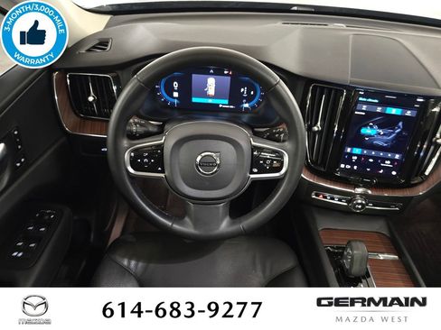 Used 2023 Volvo XC60 B5 Plus image 17