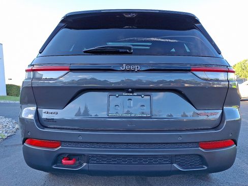 Certified 2022 Jeep Grand Cherokee Trailhawk w/ ADV Protech Group II image 5