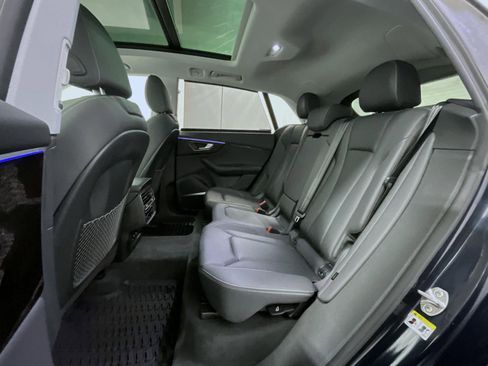 Used 2023 Audi Q8 Prestige image 19