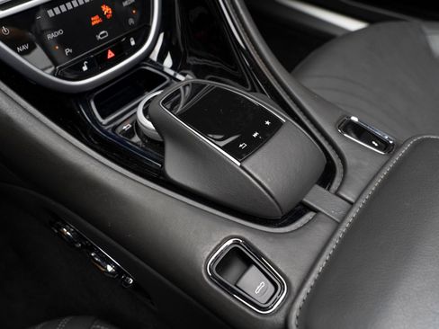 Used 2020 Aston Martin DB11 Volante RWD image 31