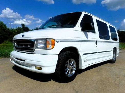 Used 2000 Ford E-150 and Econoline 150 RWD image 4