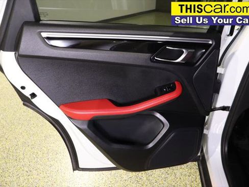 Used 2018 Porsche Macan S image 28