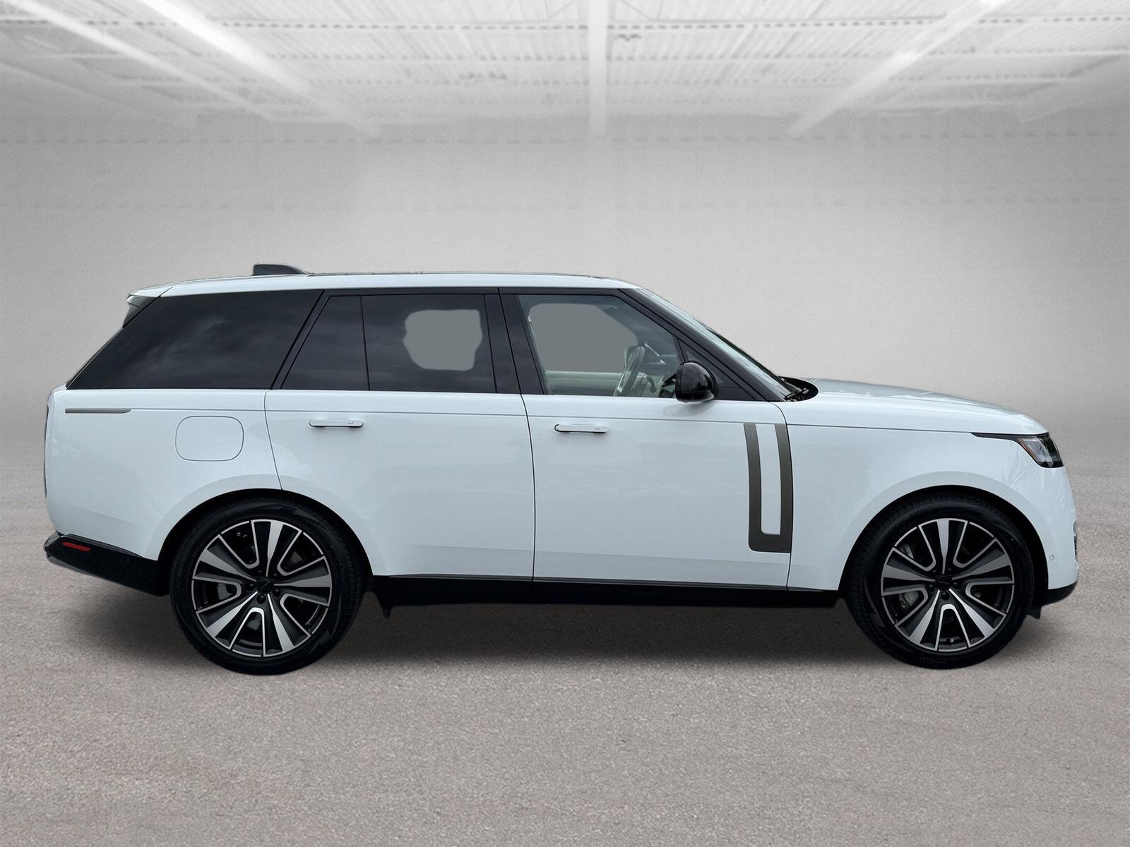 Certified 2025 Land Rover Range Rover SE AWD/4WD image 10