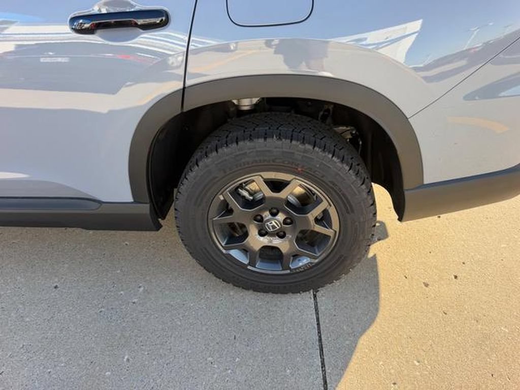 New 2026 Honda Pilot TrailSport image 6