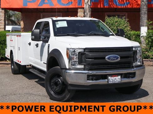Used 2018 Ford F550 2WD Crew Cab Super Duty image 2