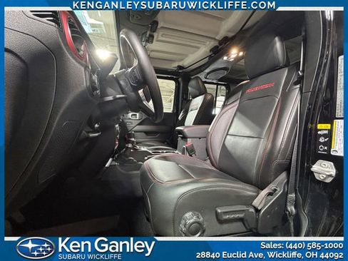 Used 2022 Jeep Wrangler Unlimited Rubicon w/ Cold Weather Group AWD/4WD image 19