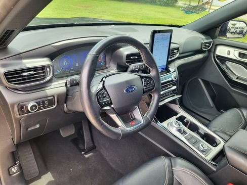 Used 2023 Ford Explorer ST w/ Equipment Group 401A AWD/4WD image 12