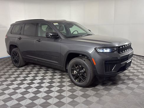 New 2026 Jeep Grand Cherokee L 4WD image 2