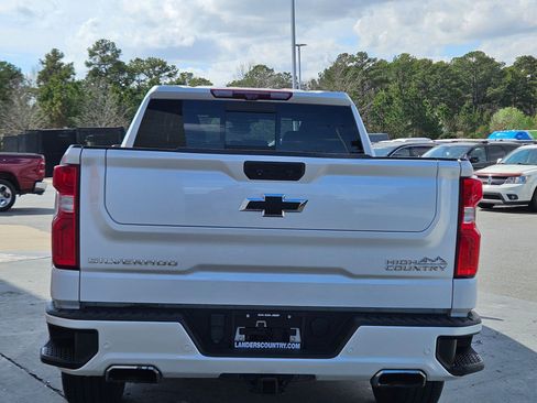 Used 2022 Chevrolet Silverado 1500 High Country w/ High Country Premium Package image 6