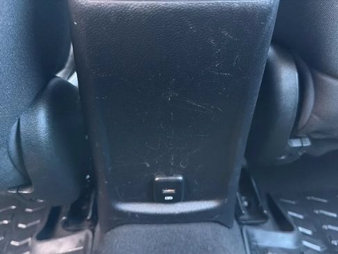 Used 2017 Chevrolet Cruze LT w/ Convenience Package FWD image 28