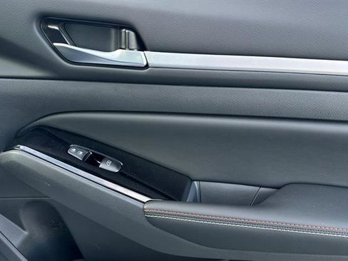 New 2025 Nissan Altima 2.5 SR w/ SR Premium Package image 18