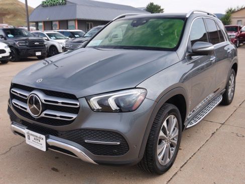 Used 2021 Mercedes-Benz GLE 450 4MATIC image 2