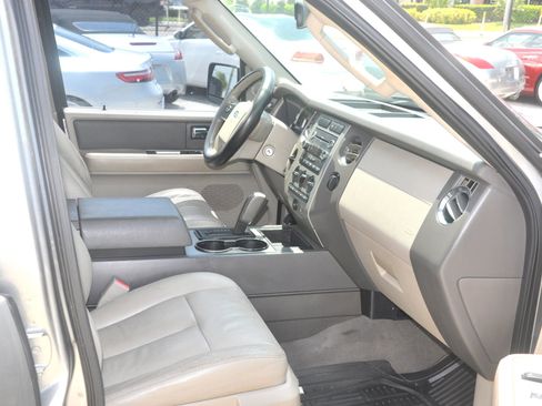 Used 2008 Ford Expedition XLT image 29