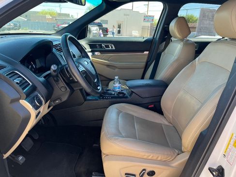 Used 2016 Ford Explorer Limited w/ Equipment Group 301A FWD image 11
