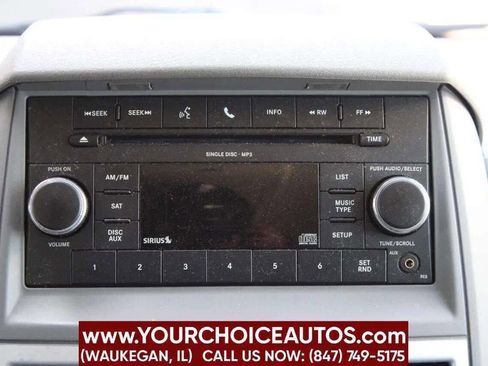 Used 2010 Chrysler Town & Country Touring image 15