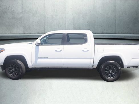 Used 2023 Toyota Tacoma SR5 AWD/4WD image 7