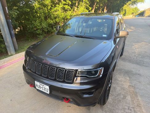 Used 2019 Jeep Grand Cherokee Trailhawk w/ Trailhawk Luxury Group AWD/4WD image 14