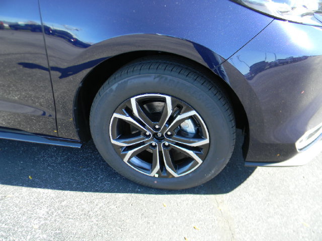 New 2026 Toyota Sienna Platinum AWD/4WD image 9