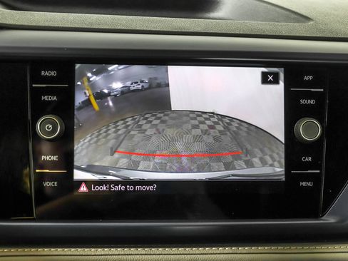 Used 2024 Volkswagen Taos SE FWD image 7