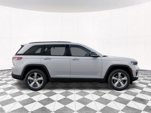 New 2025 Jeep Grand Cherokee Limited image 30