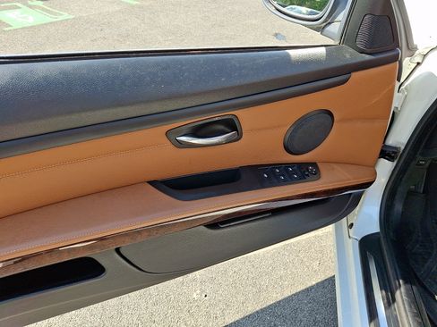 Used 2011 BMW 335i Convertible RWD image 13
