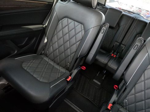 Certified 2024 Volkswagen Atlas SEL Premium R-Line image 12