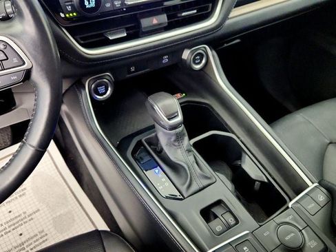 Used 2024 Toyota Grand Highlander AWD image 16